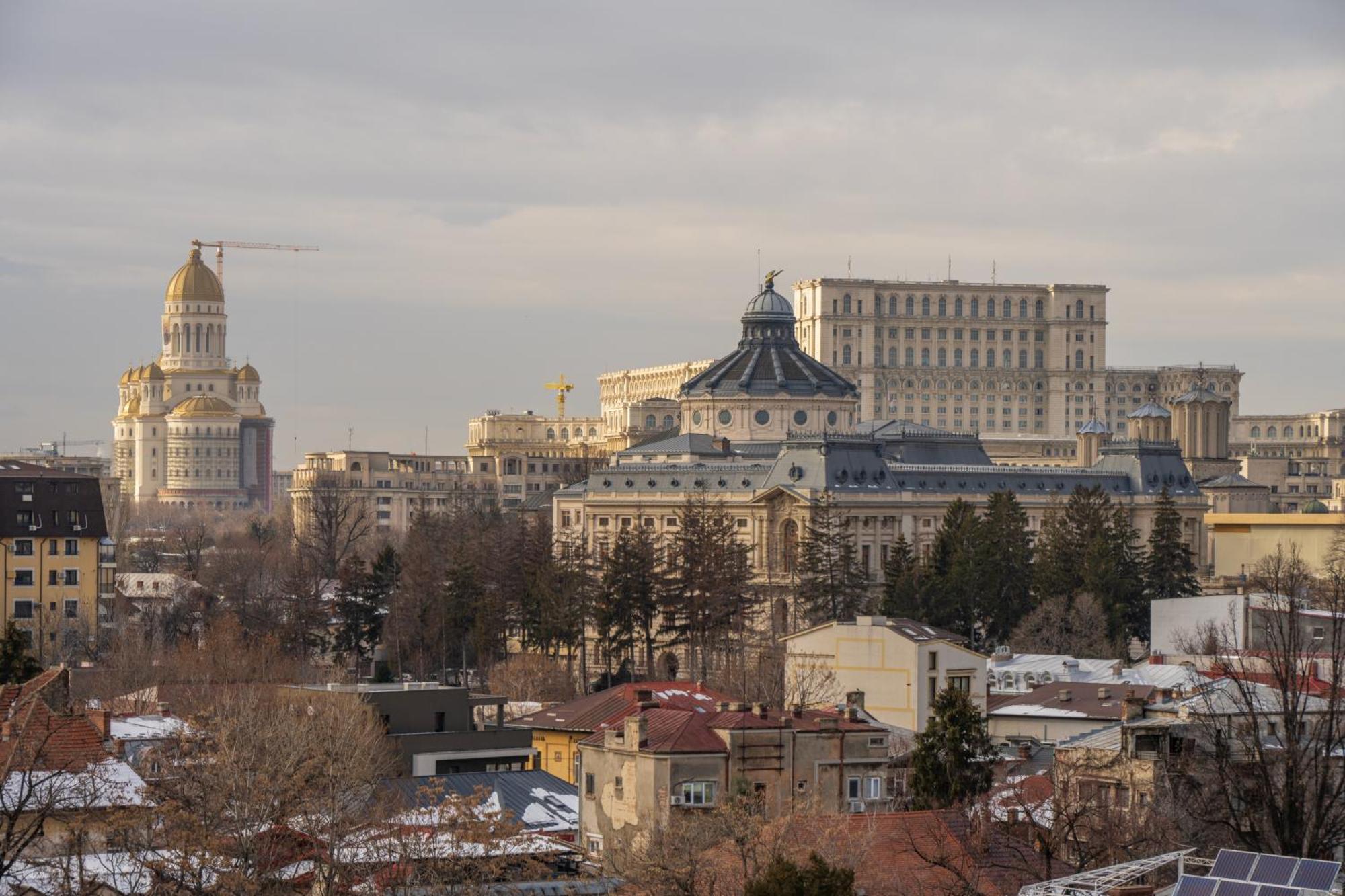 Vibrant Oasis In The Center Of The City Bucharest Exterior photo